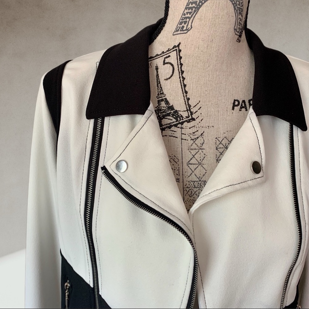 Black & white blazer SMALL